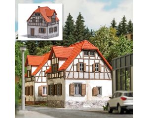 VERWITTERTES WOHNHAUS H0 1907