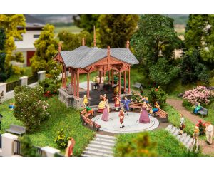 1/87 MUZIEKPAVILJOEN MET DANSENDE FIGUREN 130655