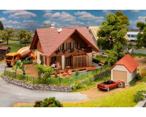 1/87 VRIJSTAAND HUIS RUSTICA 130659