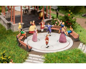 1/87 ROCOCO DANSERS 151708