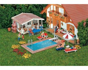 1/87 ZWEMBAD EN TUINHUISJE 180542