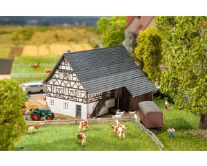 1/160 BOERDERIJ MET DECORATIEF VAKWERK (1/23) * 232190