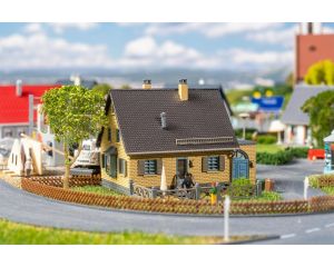 1/160 BAKSTENEN HUIS 232403