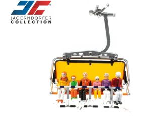 1/32 FIGUREN ZITTEND MET SKI'S 6 ST. JC54200