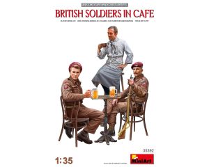 1/35 BRITISH SOLDIERS IN CAFE (2/23) * 35392