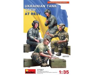 1/35 UKRAINIAN TANK CREW AT REST 37067