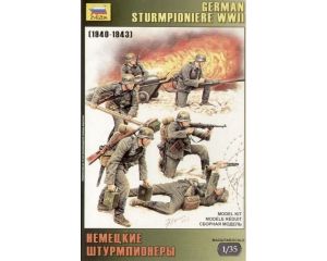 1/35 GERMAN STURMPIONIERE WWII 3613