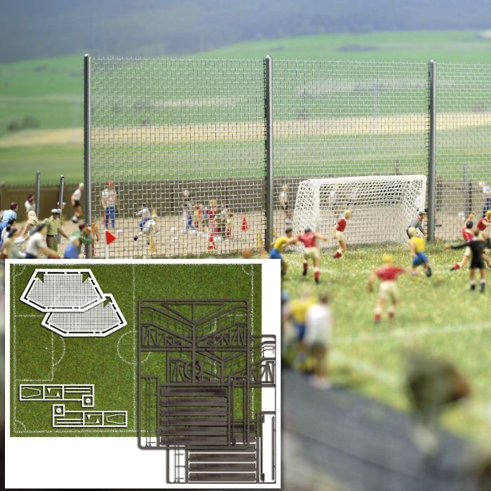 FUßBALLPLATZ H0 1052