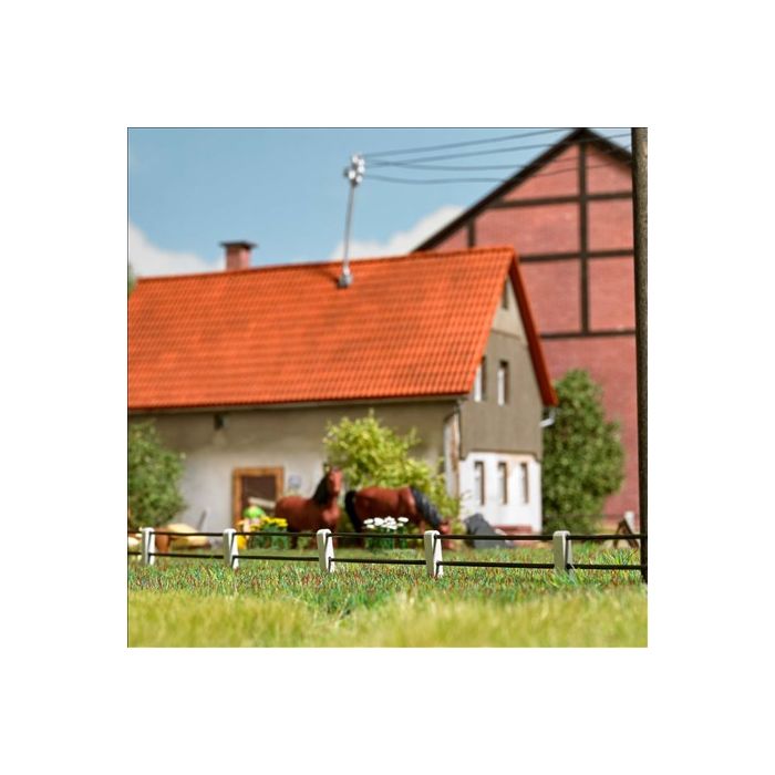 1/87 ZAUN M. BETONPFAHLEN H0 (08/25) * 1123
