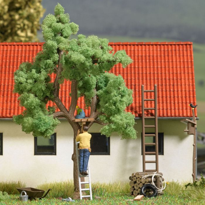 1/87 BAUMHAUS IM BAU H0 1834