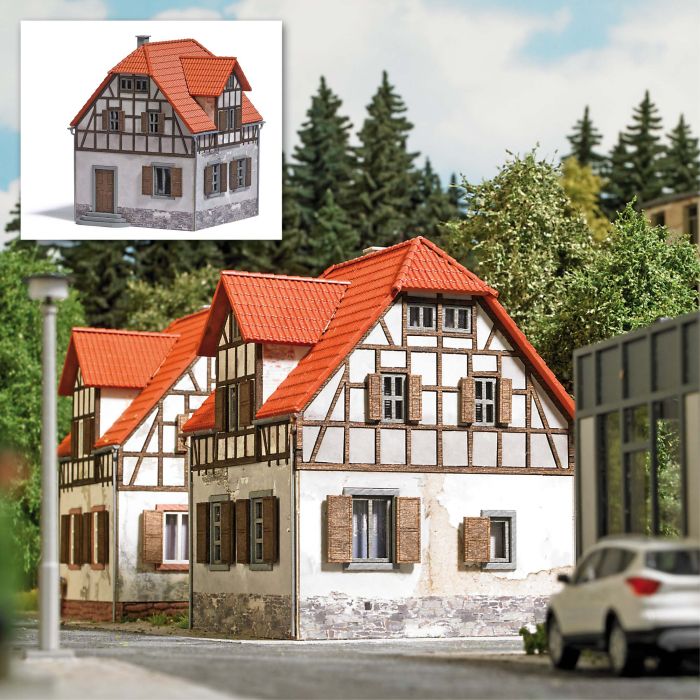 VERWITTERTES WOHNHAUS H0 1907