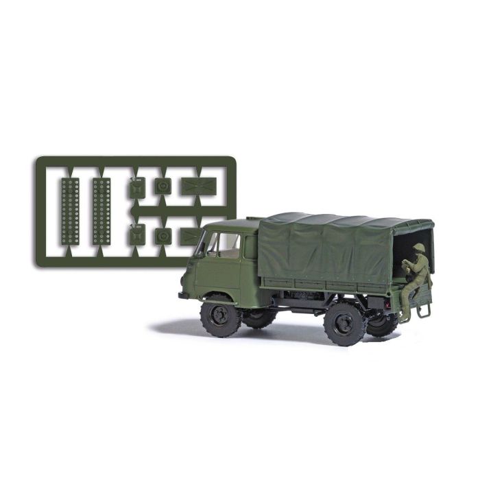 ROBUR MIT NVA-SOLDAT H0 1935