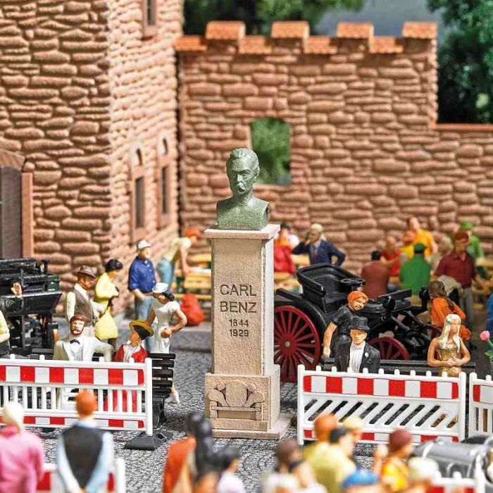 M-WELT: CARL BENZ STATUE H0 7732