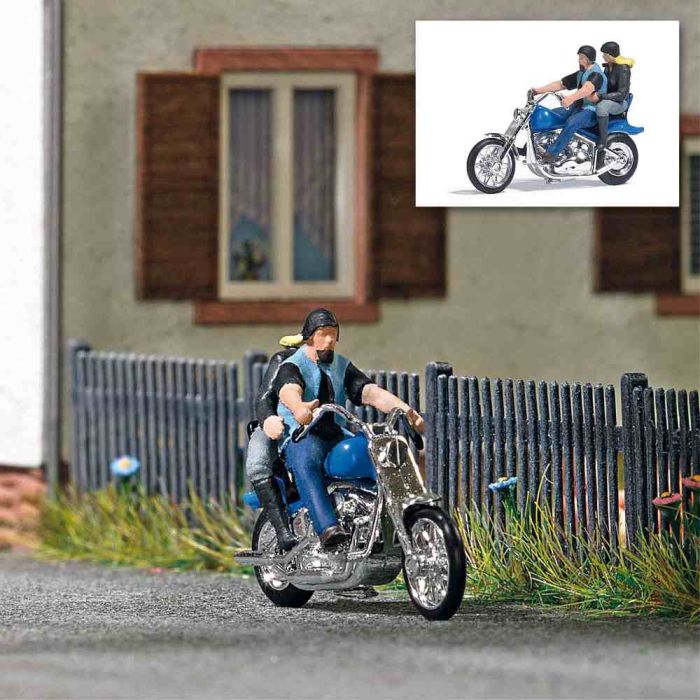 US MOTORRAD MIT BIKERPARCHEN H0 7860