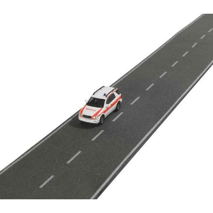 STRAßE MIT AUTOMODELL ** 9708
