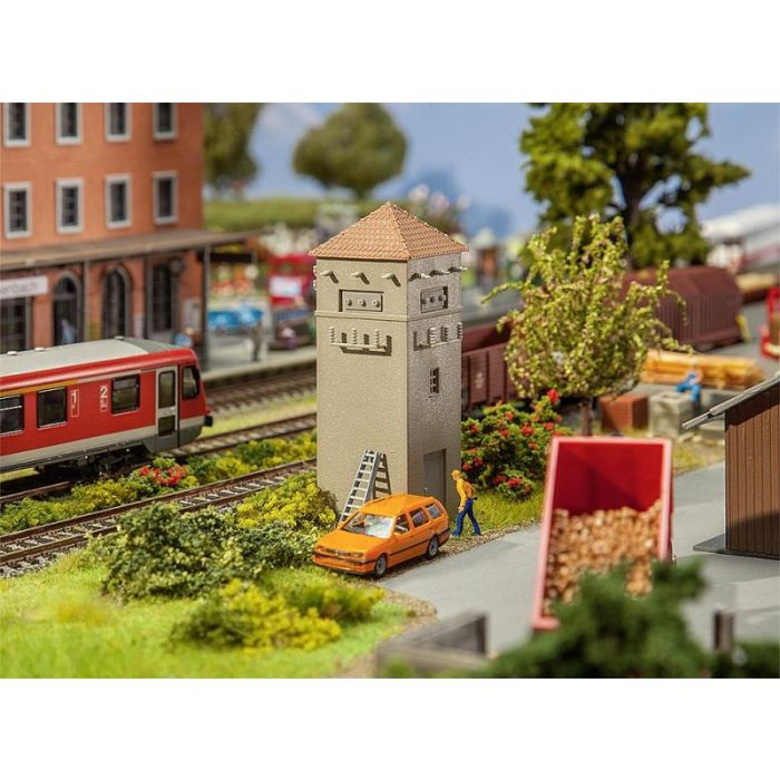 1/87 TRAFOHUISJE MET PUNTDAK 120261