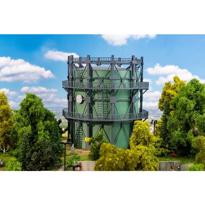 1/87 GASOMETER MET PIJPWERK (04/25)* 130157