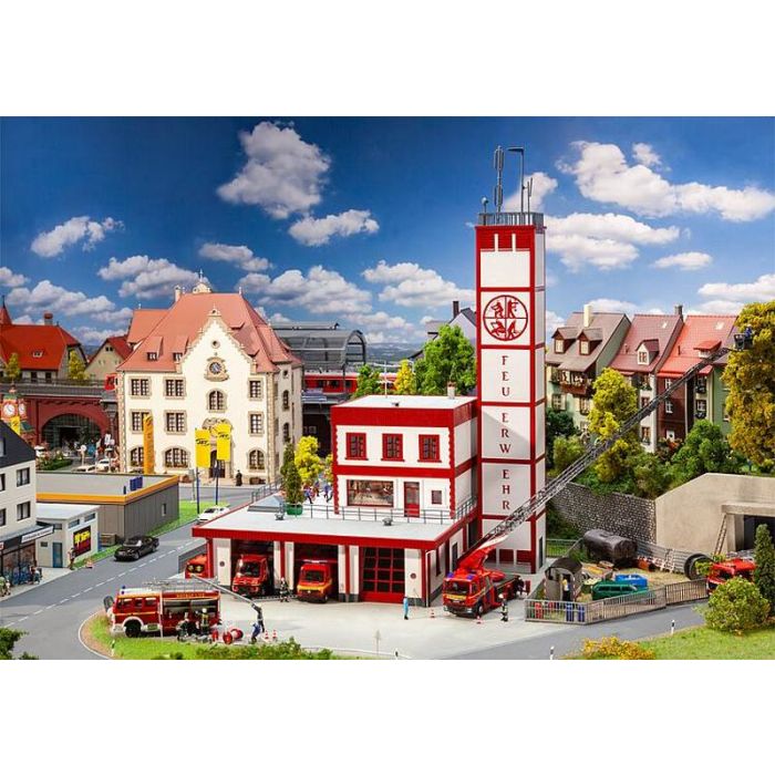 1/87 MODERNE BRANDWEERKAZERNE 130159