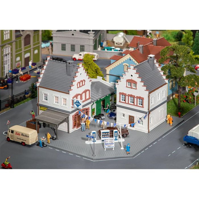 1/87 TANKSTATION HESSELBACH 130167