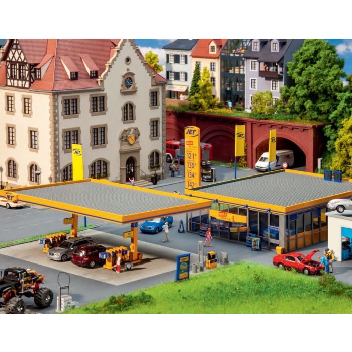 1/87 TANKSTATION 130589