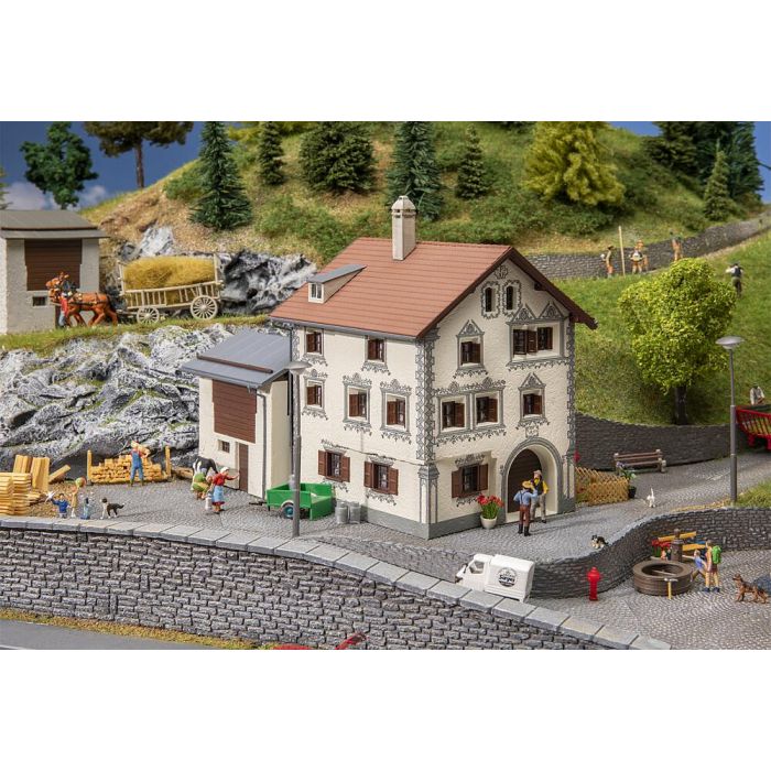 1/87 BOERENHUIS UIT GRAUBUNDEN BERGUN 130632