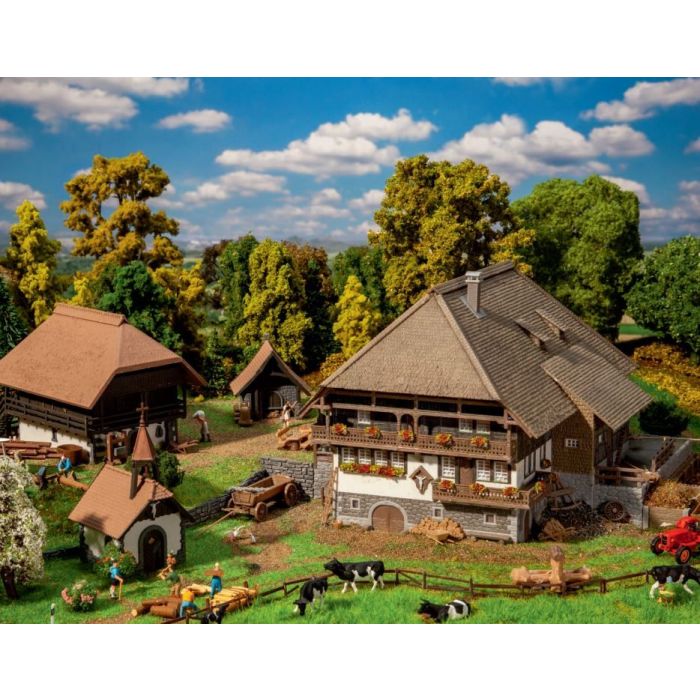 1/87 ZWARTE WOUD SET VOGTSBAUERNHOF 130677