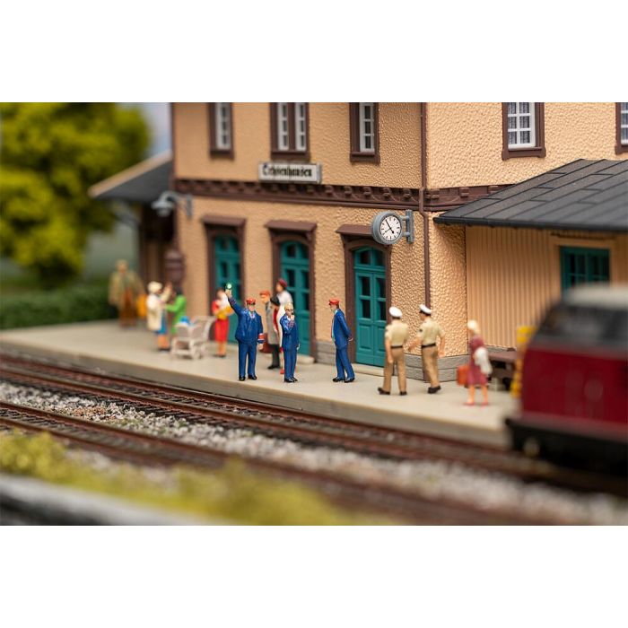 1/87 FIGUREN-SET MET SOUND SPOORWEGPERS. CONDUCTEUR 180237