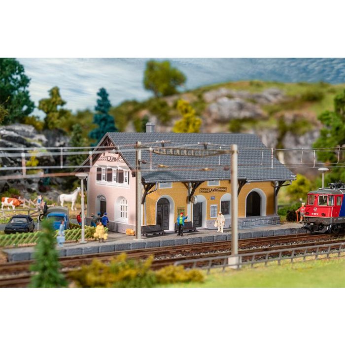 1/160 LAVIN TREINSTATION (03/25)* 212128