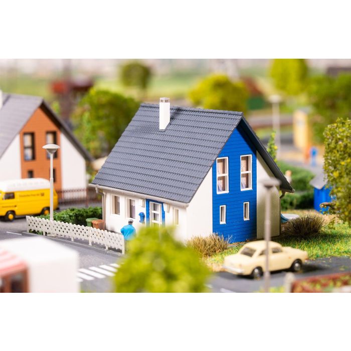 1/160 VRIJSTAAND HUIS, BLAUW 232146