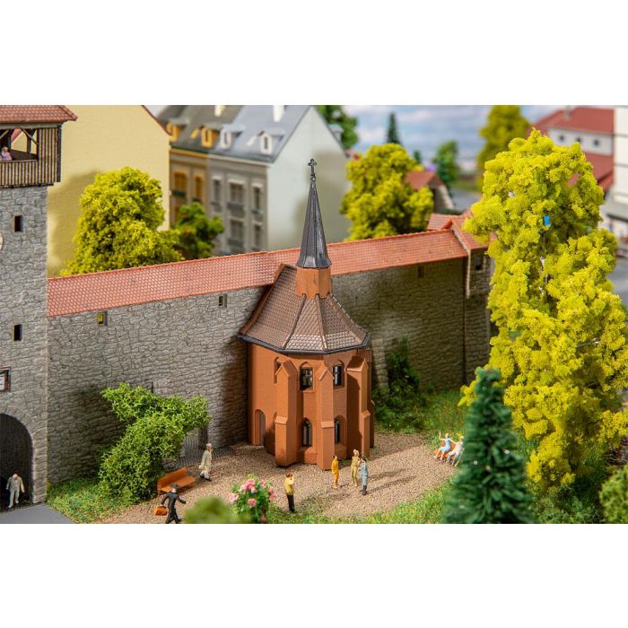1/160 KAPEL MET PUNTIG TENTDAK 232193