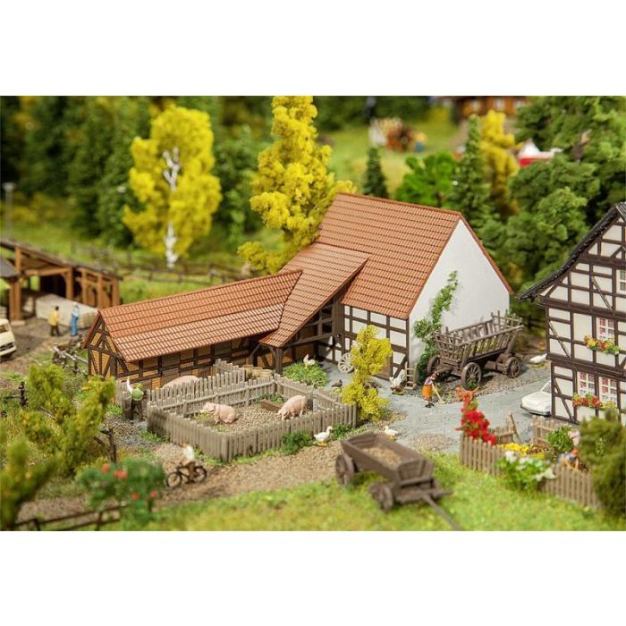 1/160 LANDBOUWBEDRIJF MET TOEBEHOREN 232371