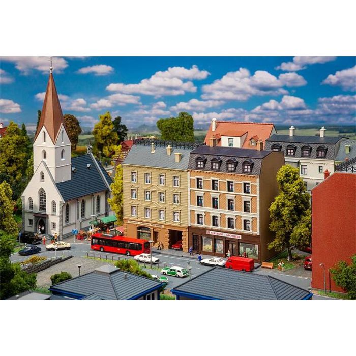 1/160 STADSHUIZEN MET APOTHEEK EN DELICATESSENZAAK 232384