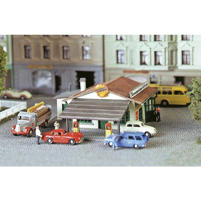 1/160 TANKSTATION 232542