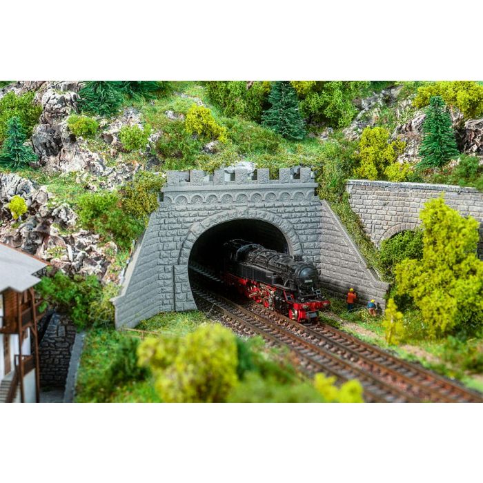1/160 2 TUNNELPORTALEN, 2 SPOREN (02/25)* 272588