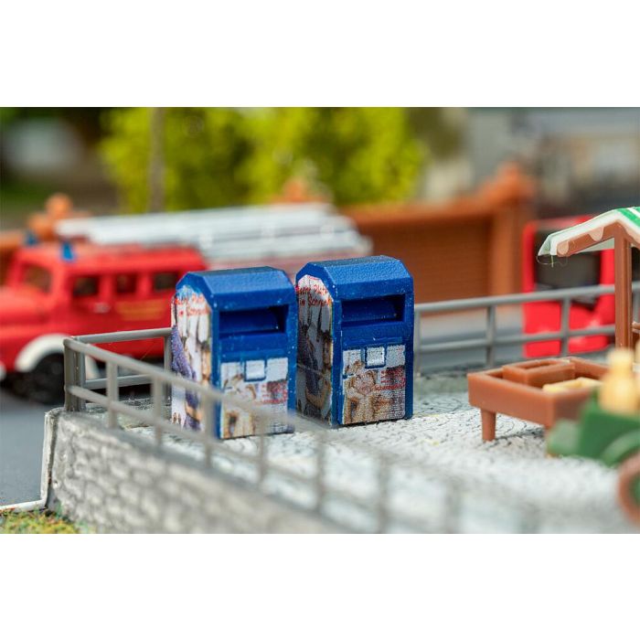1/160 2 CONTAINERS VOOR GEBRUIKTE KLEDING (04/25)* 272927