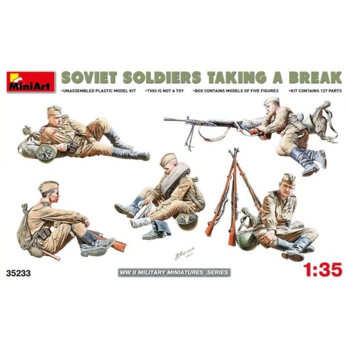 1/35 SOVIET SOLDIERS TAKING A BREAK 35233