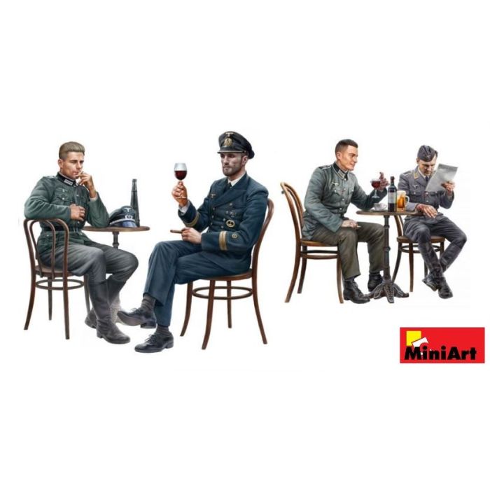 1/35 GERMAN SOLDIERS IN CAFE 35396