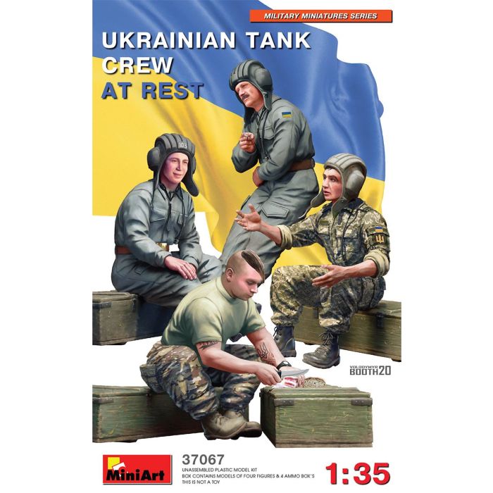 1/35 UKRAINIAN TANK CREW AT REST 37067